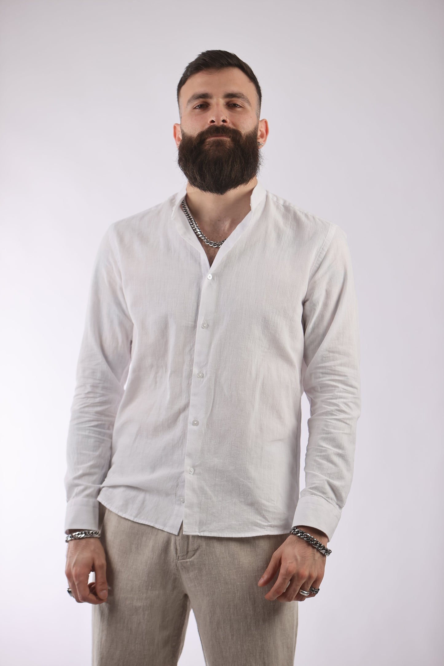 Figo shirt with Chinese collar, linen-cotton blend, elegant and versatile attire.