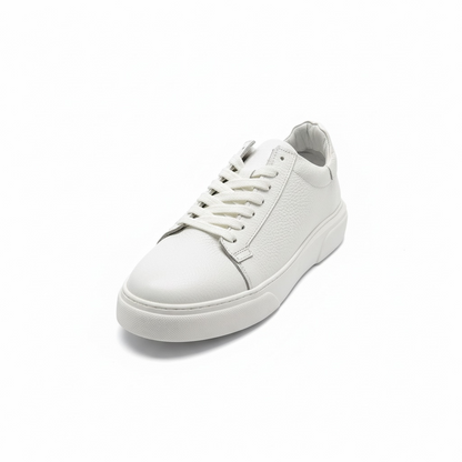 حذاء رياضي جلدي