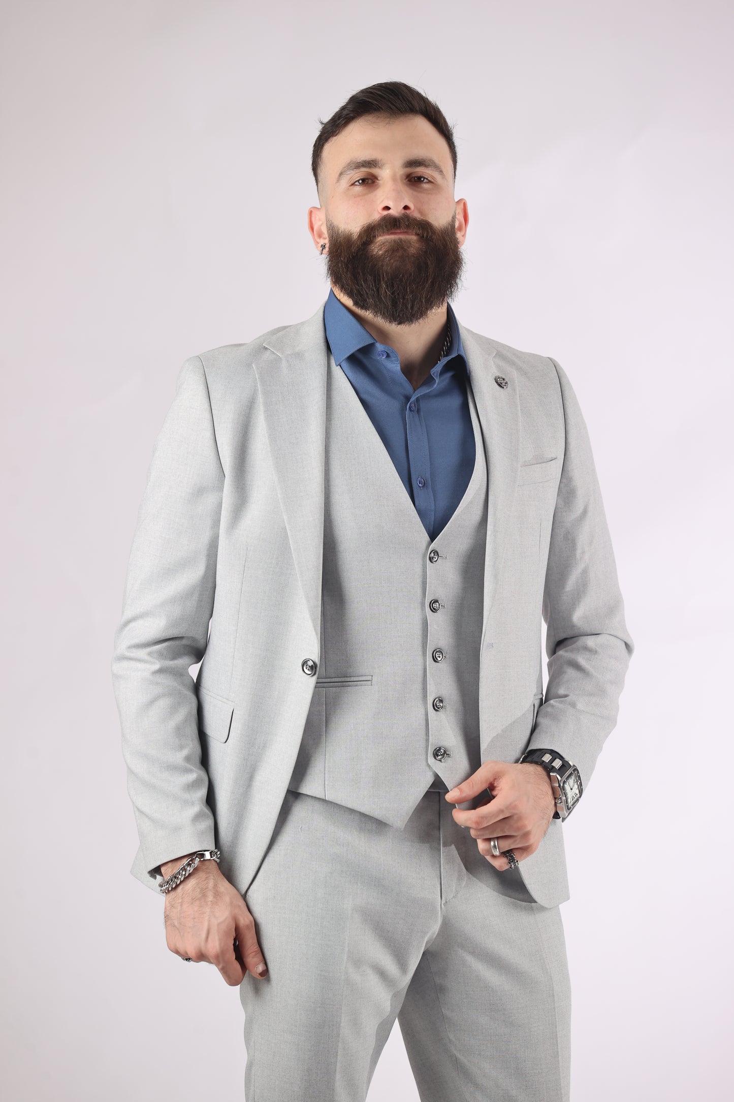 Emilio Sageza suit