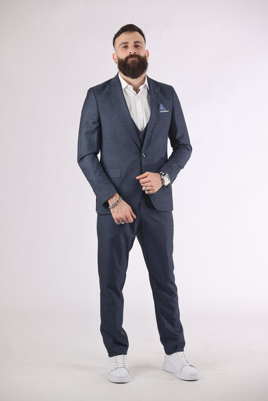 Emilio Sageza suit