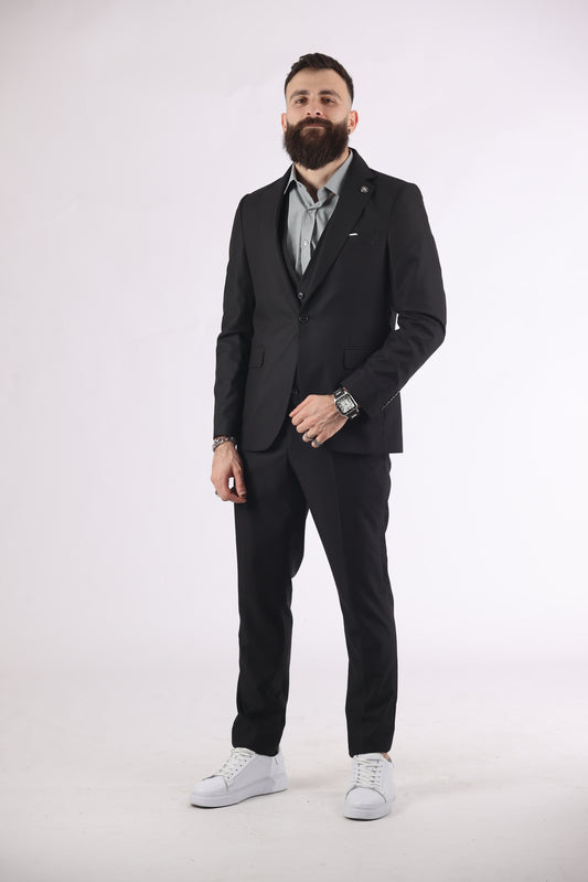 Emilio Sageza suit
