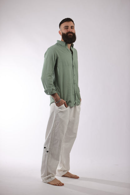 Guesto pant in white, 100% cotton, with stylish side logo.