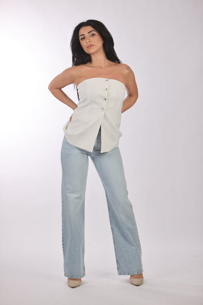 Elegant Quzu vest with buttoned design, perfect blend of polyester, viscose, and elastin.